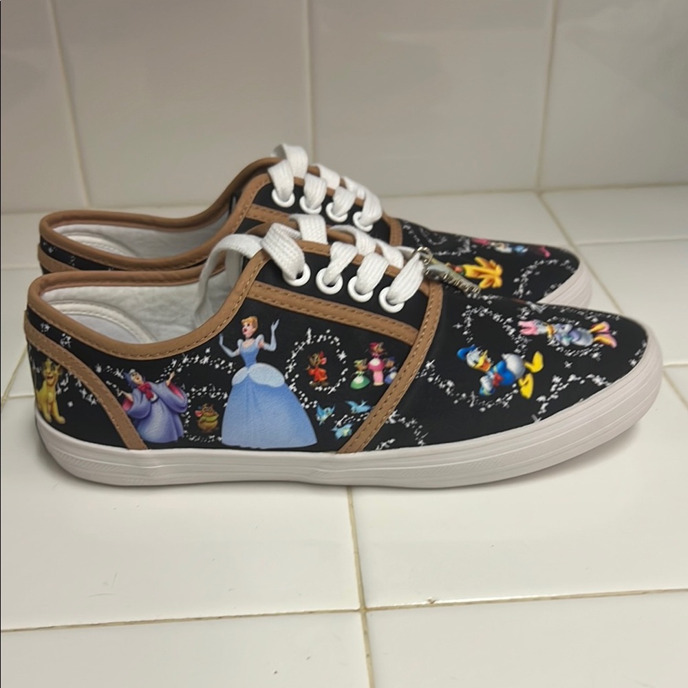 Women’s Disney Magic The Bradford Exchange Disney Art - Picture 2 of 13
